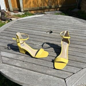VINCE CAMUTO Margry‎ Ankle Strap Block Heel Sandal In Daffodil size 8